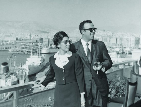 Από την εκδήλωση που πραγματοποίησε ο καπετάν Παναγιώτης Τσάκος με τη σύζυγό του , την γιατρό Ειρήνη Σαρόγλου, στις 23 Νοεμβρίου 1971 με την ευκαιρία της απόκτησης του δεύτερου πλοίου του IRENES LUCK. Από το βιβλίο του Γεωργίου Μ. Φουστάνου «Ναυτιλιακή Λέ