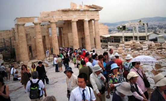 Τουρισμός: Με άνοδο σε αεροπορικές και πτώση στις οδικές αφίξεις μπήκε το 2019