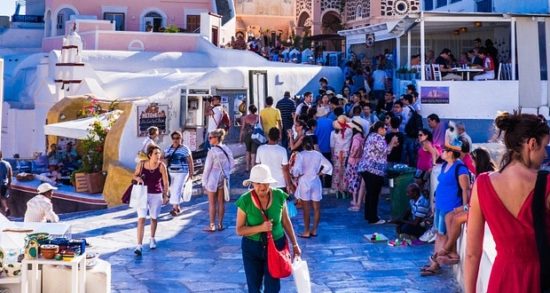 Τι προβλέπουν Ρέτσος, Βασιλάκης και Ανδρεάδης για τον ελληνικό τουρισμό