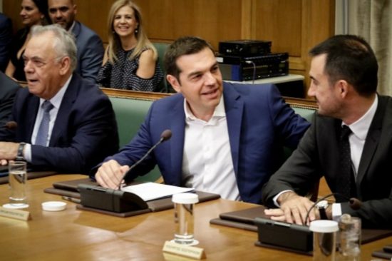 Προεκλογικό μπαράζ προσλήψεων με πολυνομοσχέδιο του υπ. Εσωτερικών