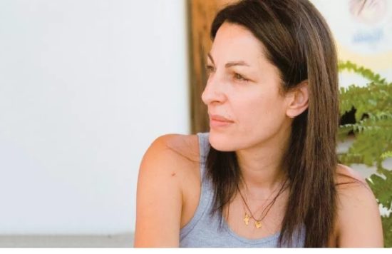 Με μετάθεση ευθυνών και χωρίς μια συγγνώμη η παραίτηση της Μυρσίνης Λοΐζου