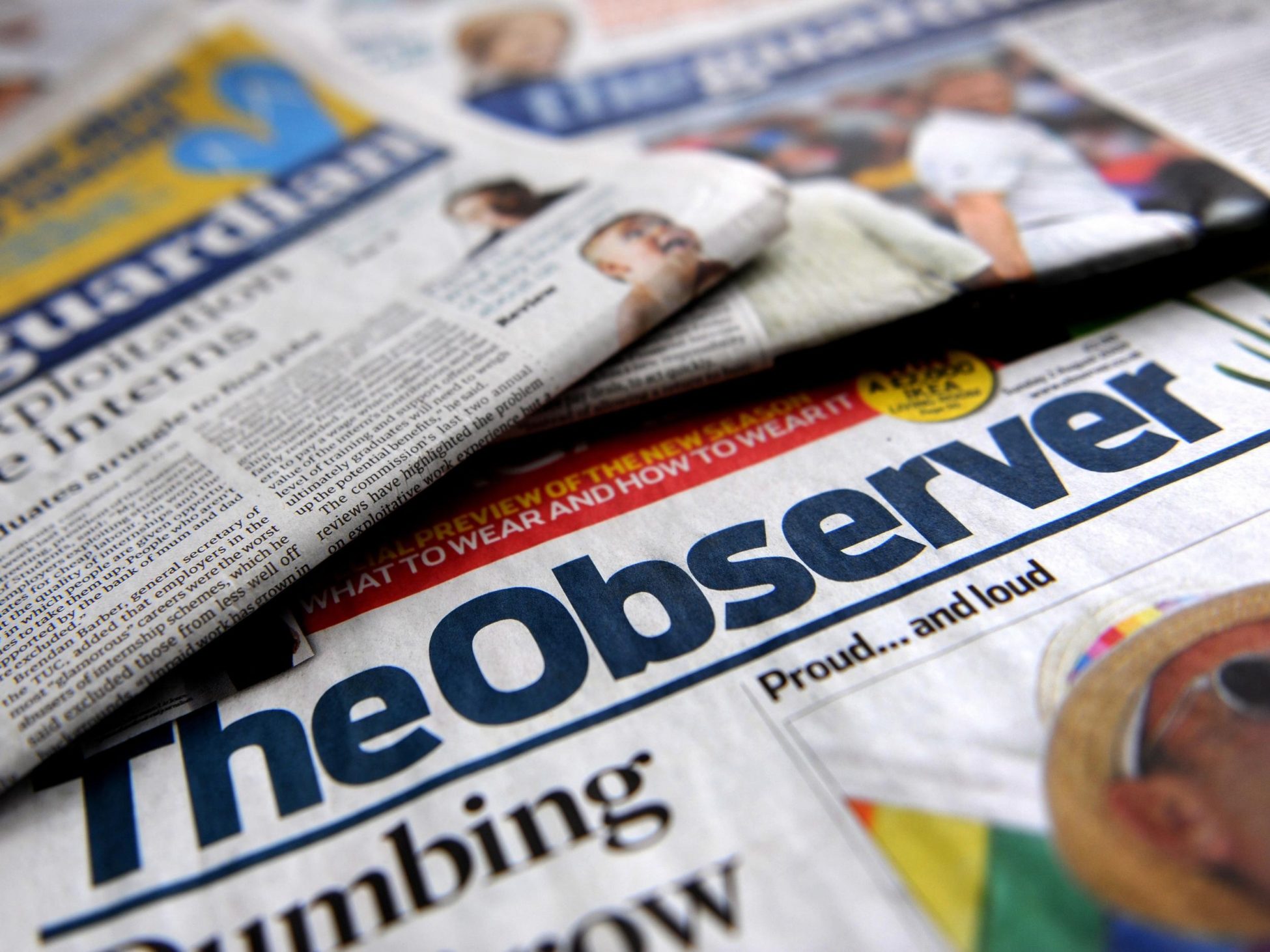 Observer: «Αργήσαμε πολύ να δούμε την απειλή της άκρας Δεξιάς»