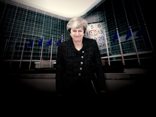 Η Μέι βρίσκει στήριξη εν μέσω ανταρσίας στο κόμμα