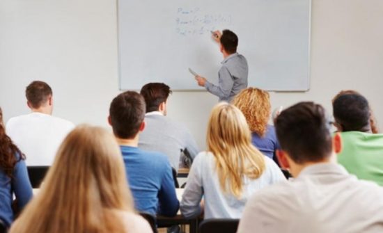 ΙΟΒΕ: Το 87% των δαπανών μιας οικογένειας με παιδιά πάει στα φροντιστήρια