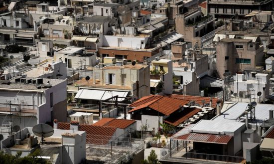 Πολλαπλή εμπλοκή στις διαβουλεύσεις για την προστασία της α’ κατοικίας