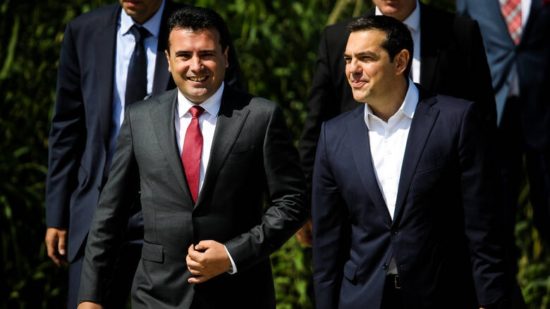 Στα Σκόπια με 120 επιχειρηματίες και το μισό υπουργικό ο Τσίπρας