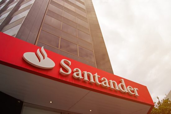 Banco Santander: Μείωση 10% στα καθαρά κέρδη α΄ τριμήνου