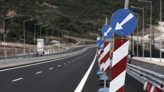 Σπίρτζης: Παραδόθηκαν τα πρώτα 15 χλμ. της Παραϊόνιας οδού