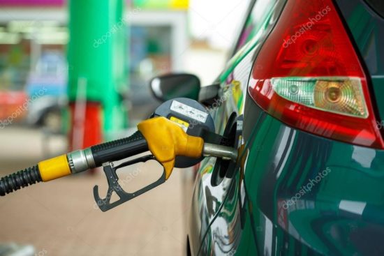 Βενζινοπώλες: Η αμόλυβδη θα εκτοξευτεί στο €1,70