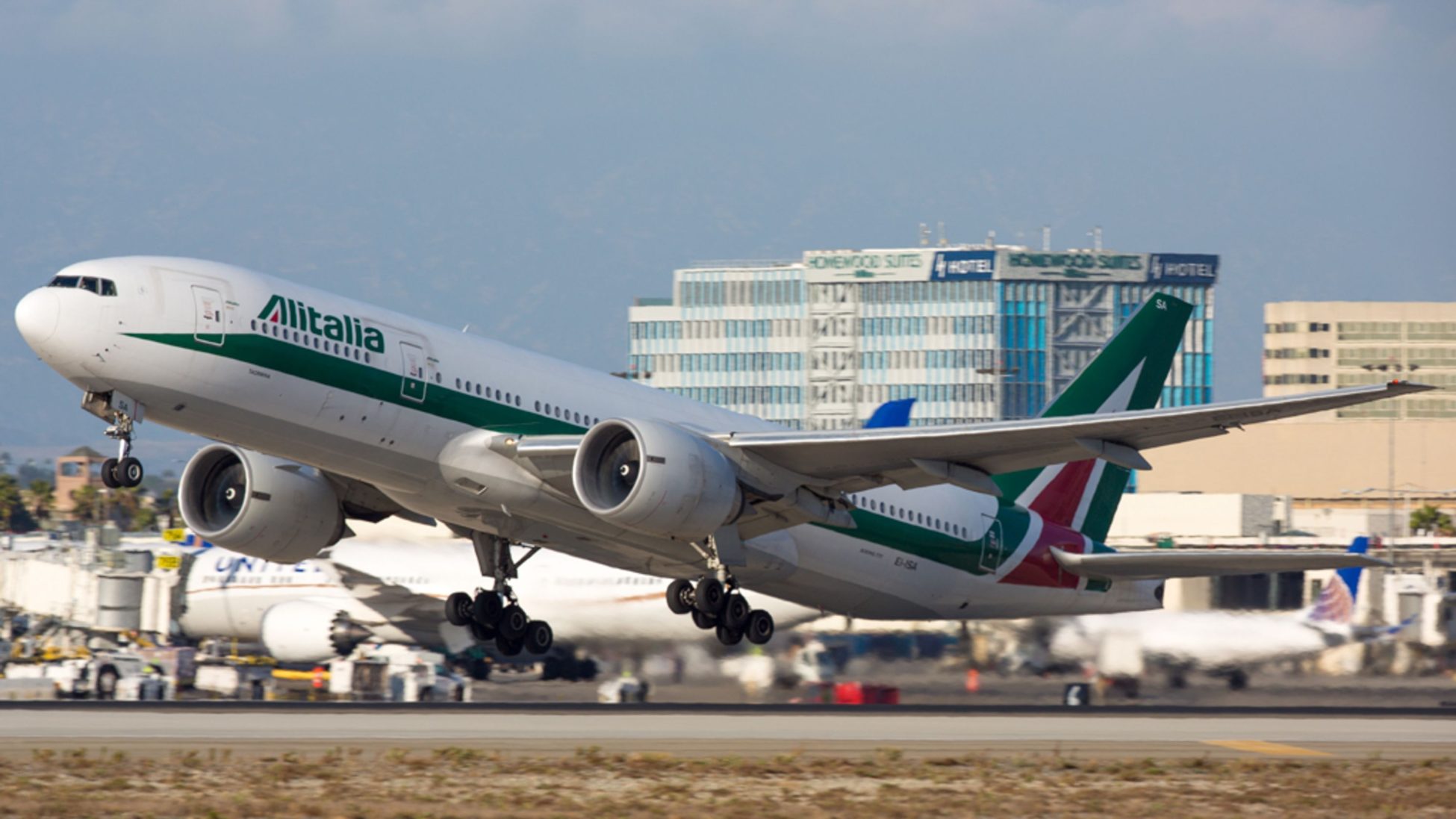 Πλησιάζει η εκπνοή της προθεσμίας για τη διάσωση της Alitalia