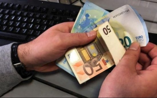 Νωρίτερα το δώρο Πάσχα και τα επιδόματα ανεργίας