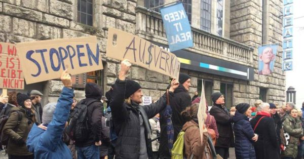 Χιλιάδες διαδηλώνουν στο Βερολίνο εναντίον της «τρέλας των ενοικίων»