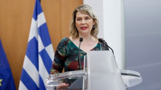 Το Twitter «γλεντάει» την Παπακώστα: Προφανώς δεν έχει πάει ούτε στα Εξάρχεια, ούτε στη Μονμάρτη