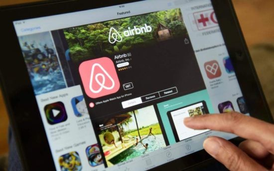 Ξενοδόχοι: Ρύθμιση για μισθώσεις Airbnb με εμπλοκή κράτους και δήμων