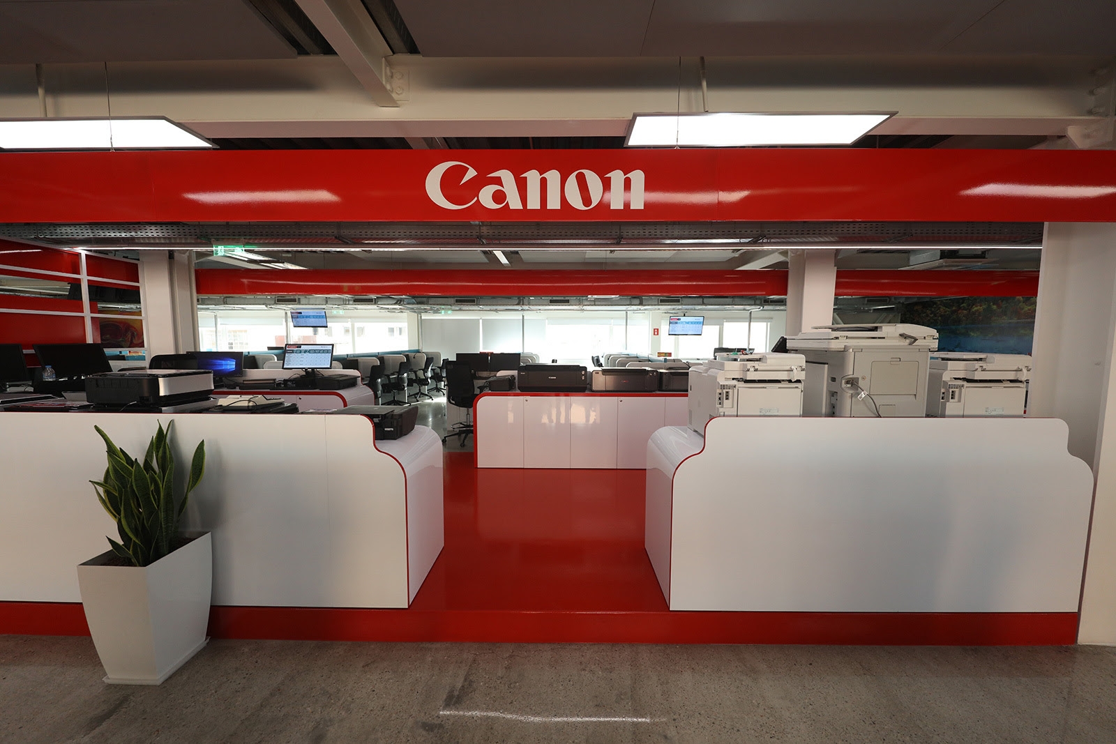 Canon: Σχεδιάζει επέκταση του πανευρωπαϊκού Κέντρου Υποστήριξης Προϊόντων στην Αθήνα