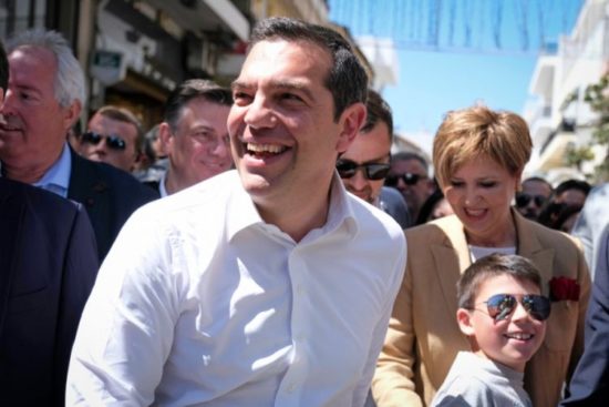 Και δώρο Χριστουγέννων τάζει ο Τσίπρας στους συνταξιούχους