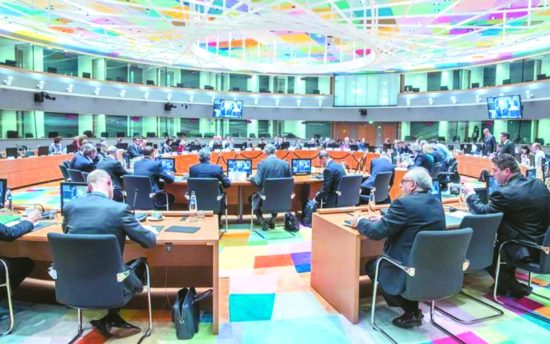 Θεσμοί: Δημιουργική λογιστική η μείωση των πλεονασμάτων