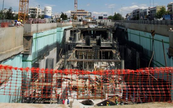 Η κατάρρευση των κατασκευών ξαναφέρνει τον μαθηματικό τύπο στα δημόσια έργα