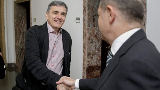 Πρώτη επαφή Τσακαλώτου με Σολτς μετά τις εξαγγελίες Τσίπρα