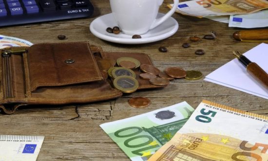 Αλαλούμ με τη 13η σύνταξη – Διαμαρτυρίες για τις αδικαιολόγητες κρατήσεις