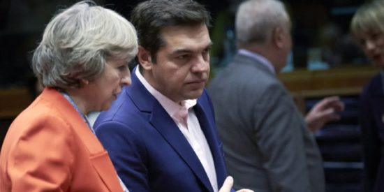 DW: Από τον Τσίπρα στη Μέι – Μια ασυνήθιστη πενταετία