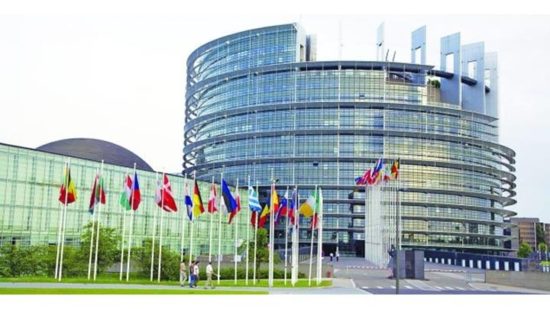 Γνωρίστε τα πρόσωπα – έκπληξη που θα βρεθούν στα έδρανα της Ευρωβουλής