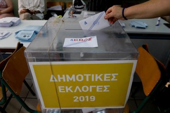 Δημοτικές εκλογές: Αυτοί οι δήμαρχοι βγήκαν με την πρώτη – Πάνω από 100 τα ονόματα