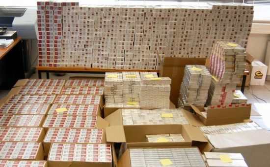 Θεσσαλονίκη: Εξαρθρώθηκε σπείρα που διακινούσε λαθραία τσιγάρα και καπνό