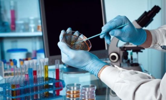 Στην πλάτη των ασφαλισμένων η κόντρα υπ. Υγείας- διαγνωστικών κέντρων