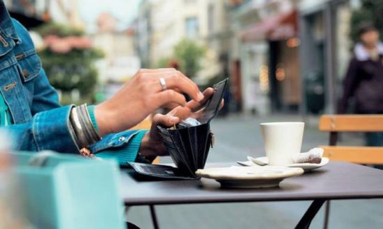 Οι εκλογές φρενάρουν φόρους… αλλά και εισπράξεις από κατασχέσεις