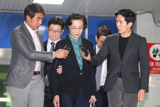 Πώς γλύτωσαν τη φυλακή η χήρα και η κόρη του προέδρου της Korean Air