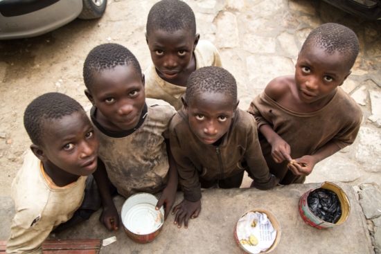 Σενεγάλη: «Φοβερά δεινά» υφίστανται χιλιάδες μαθητές κορανικών σχολείων