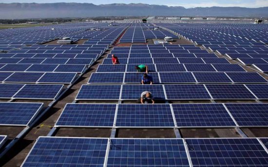 «Στον αέρα» η αγορά των ΑΠΕ λόγω εκλογών