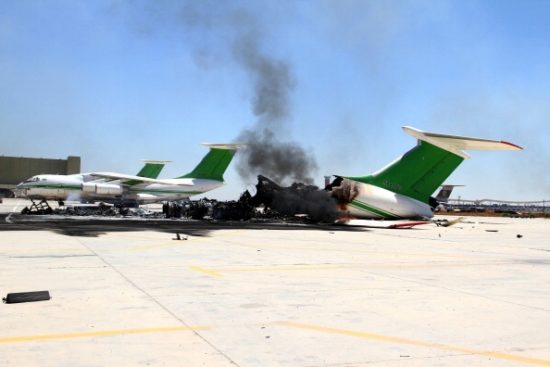 Λιβύη: Αεροπορική επιδρομή στο στρατιωτικό τμήμα του αεροδρομίου της Τρίπολης