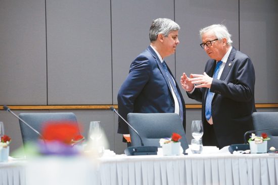 Δημοσιονομική βόμβα €4,75 δισ. βλέπει η Κομισιόν