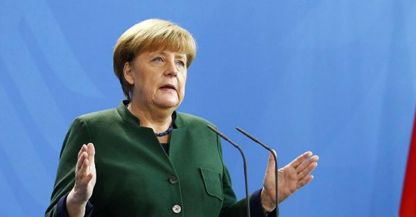 Γερμανία: Η Μέρκελ χάνει τα πρωτεία στους δημοφιλείς πολιτικούς