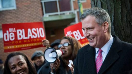 ΗΠΑ: Κριτική στον δήμαρχο που έλειπε στο black out