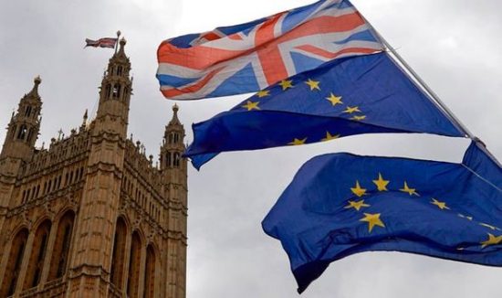 Βρετανίας-ΕΕ: Αναπτερώθηκαν οι ελπίδες για συμφωνία Brexit
