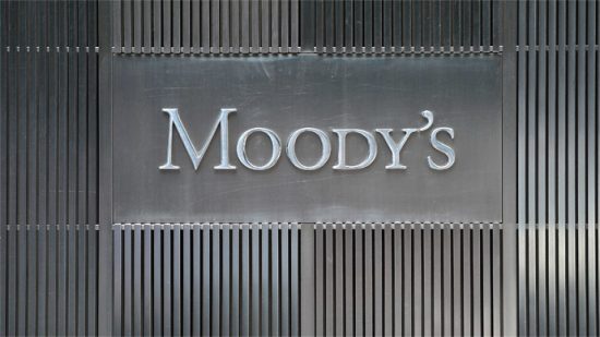 Moody’s: Αρνητικό το outlook για τις τράπεζες διεθνώς το 2024