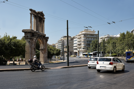 Μικρές ζημιές στο κέντρο της Αθήνας από τον σεισμό