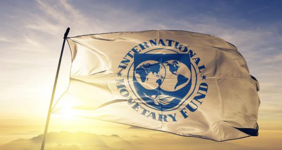 Οι κίνδυνοι ρευστότητας ανησυχούν το ΔΝΤ – «Καμπανάκι» για το υψηλό χρέος