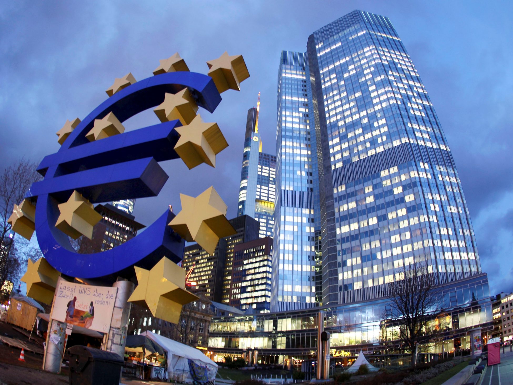 Ανησυχία των γερμανών δικαστών για το πρόγραμμα αγοράς κεφαλαίων της ΕΚΤ