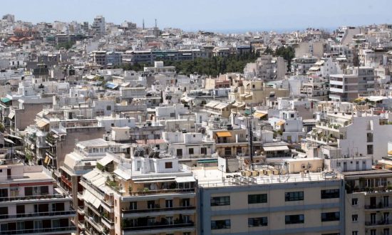 διαΝΕΟσις: Πώς έφτασε η Ελλάδα να έχει την πιο ακριβή, συγκριτικά με το εισόδημα, στέγαση στην Ευρώπη