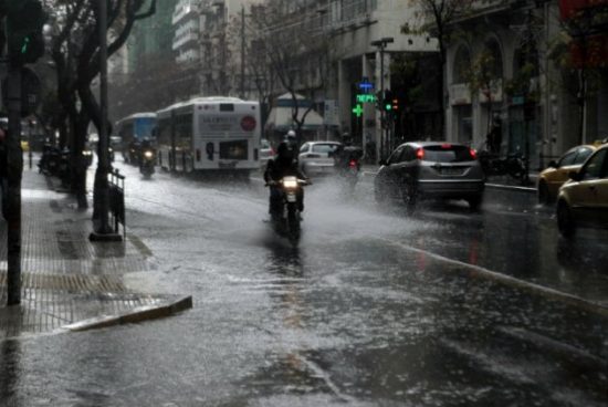 Κακοκαιρία Daniel: Έρχονται ισχυρές βροχές και καταιγίδες – Πόσο επηρεάζεται η Αττική (χάρτες + tweets)
