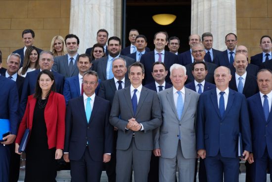 Από τι εξαρτάται η κυβερνητική πολιτική στην οικονομία