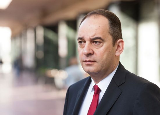 Το Παράλληλο Ελληνικό Νηολόγιο «στοιχειώνει» τον Πλακιωτάκη