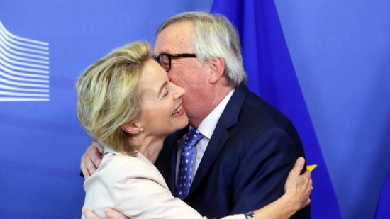 Θερμή υποδοχή Γιούνκερ στην Φον Ντε Λάιεν – Στις 16/7 η ψηφοφορία