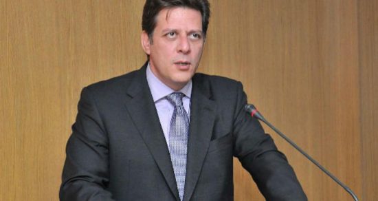 Συνάντηση Βαρβιτσιώτη με πρέσβη του Κουβέιτ για τις επενδύσεις