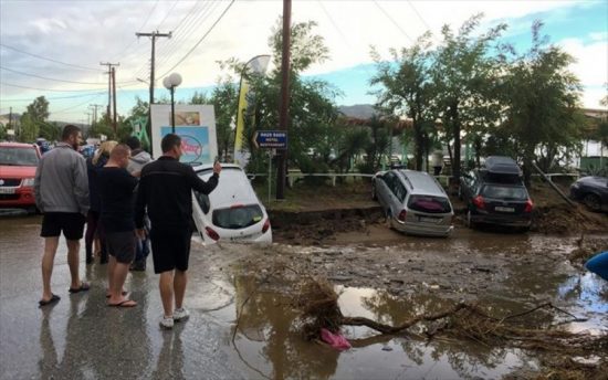 Ανείπωτη τραγωδία στη Χαλκιδική με νεκρούς και τραυματίες από τη θεομηνία