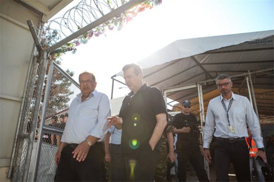 Στη Μόρια για αυτοψία ο Μιχάλης Χρυσοχοΐδης